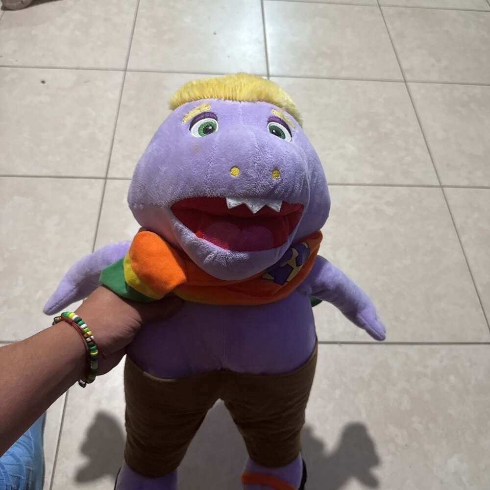 Chuck E. Cheese Jasper T. Jowls Plush Stuffed Animal Toy